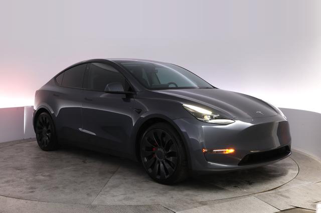 2022 Tesla Model Y — photo 10 of 23