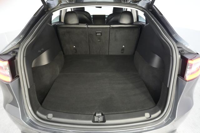 2022 Tesla Model Y — photo 6 of 23