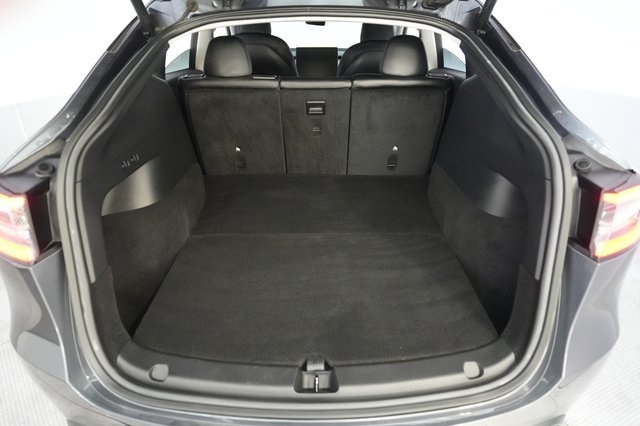 2022 Tesla Model Y — photo 6 of 23
