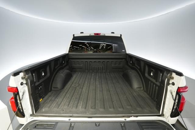 2023 Ford F-150 Lightning — photo 6 of 15