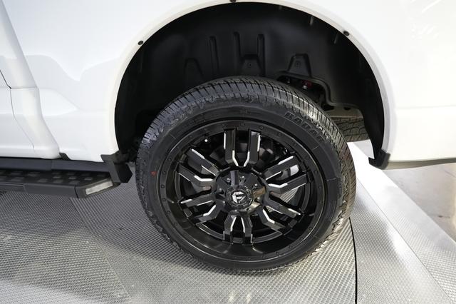 2023 Ford F-150 Lightning — photo 9 of 15