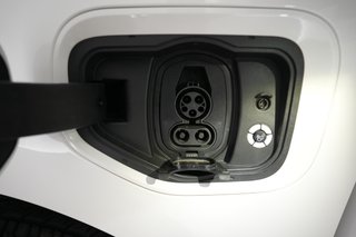 2023 Ford F-150 Lightning — photo 8 of 15