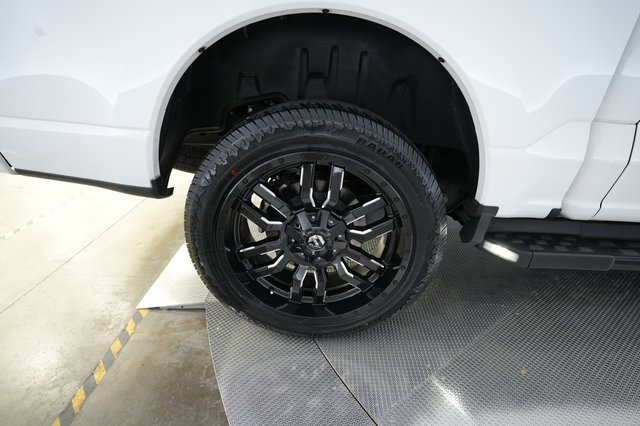 2023 Ford F-150 Lightning — photo 11 of 15