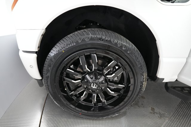 2023 Ford F-150 Lightning — photo 7 of 15