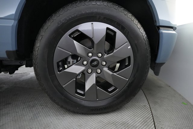 2023 Ford F-150 Lightning — photo 10 of 15