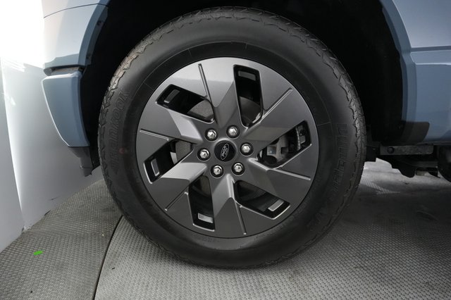 2023 Ford F-150 Lightning — photo 9 of 15