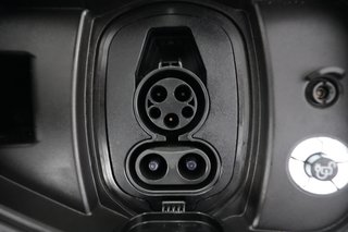 2023 Ford F-150 Lightning — photo 8 of 18