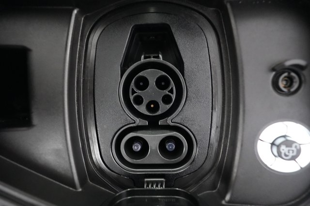 2023 Ford F-150 Lightning — photo 8 of 15