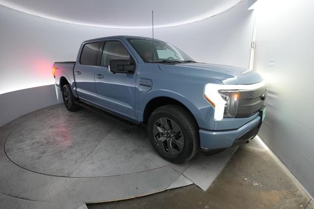 2023 Ford F-150 Lightning — VIN 1FTVW1EL8PWG35424