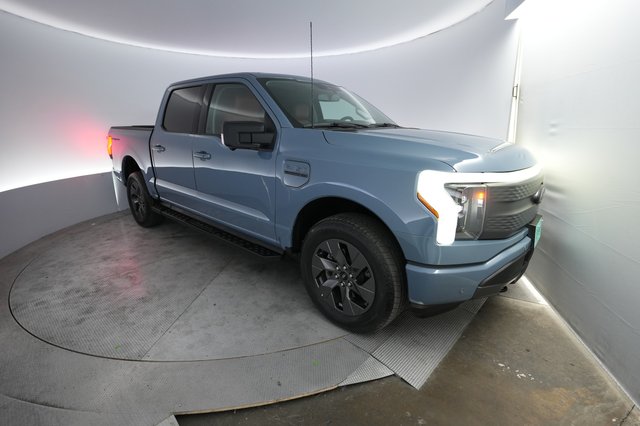 2023 Ford F-150 Lightning — VIN 1FTVW1EL8PWG35424