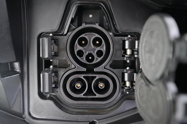 2024 Nissan Ariya — photo 8 of 20