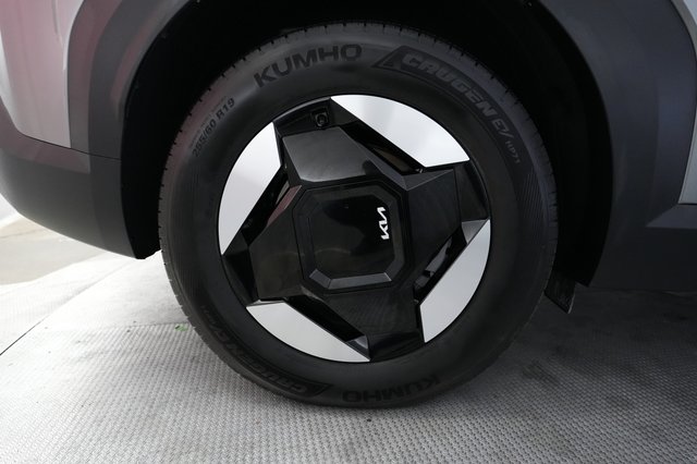 2024 Kia EV9 — photo 17 of 28