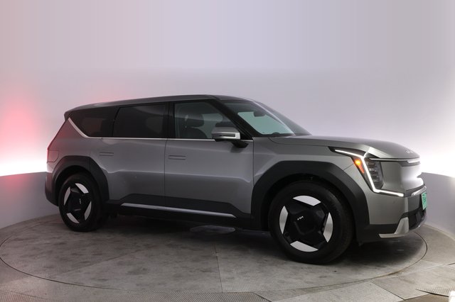 2024 Kia EV9 — photo 11 of 28