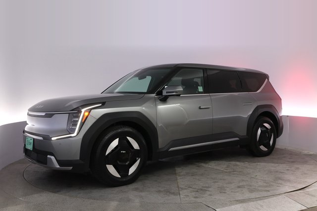 2024 Kia EV9 — photo 14 of 28