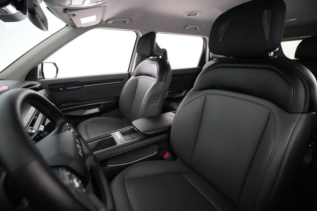 2024 Kia EV9 — photo 3 of 28