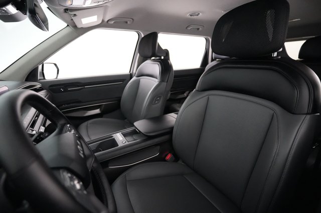 2024 Kia EV9 — photo 3 of 28