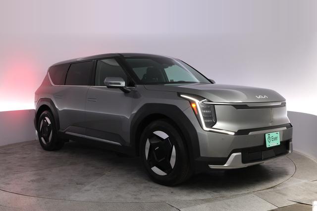 2024 Kia EV9 — photo 10 of 28