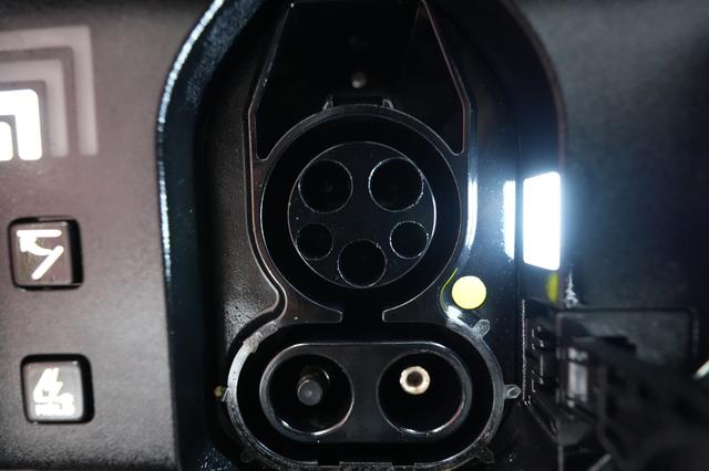 2024 Kia EV9 — photo 8 of 28