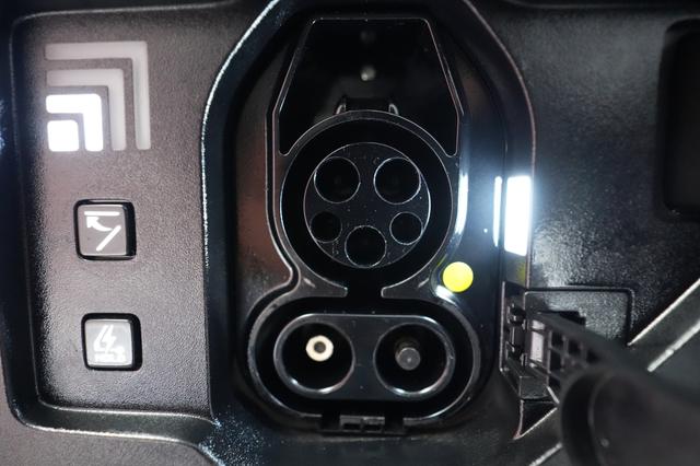 2024 Kia EV9 — photo 8 of 30