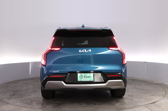 2024 Kia EV9 — photo 12 of 30