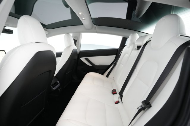 2019 Tesla Model 3 — photo 13 of 27