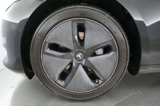 2019 Tesla Model 3 — photo 8 of 27