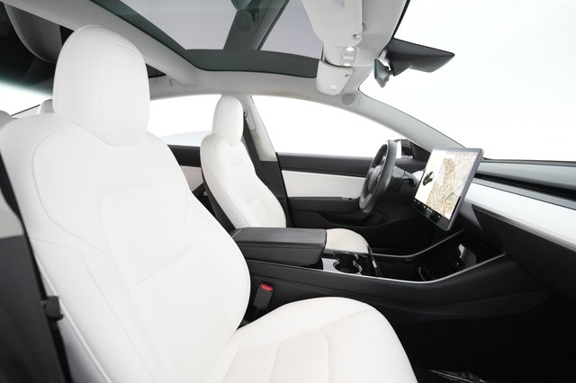 2019 Tesla Model 3 — photo 14 of 27