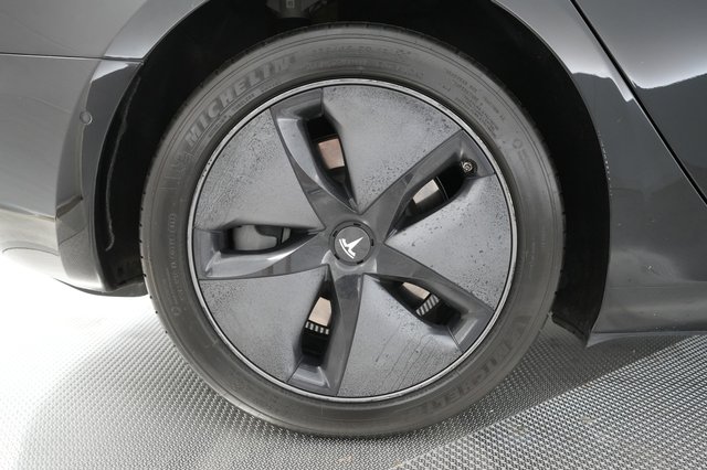 2019 Tesla Model 3 — photo 11 of 27