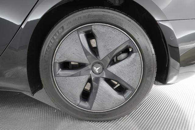 2019 Tesla Model 3 — photo 9 of 27