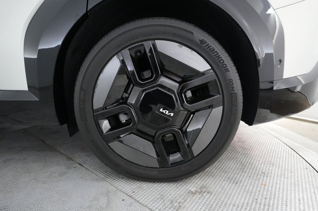 2024 Kia EV9 — photo 7 of 29