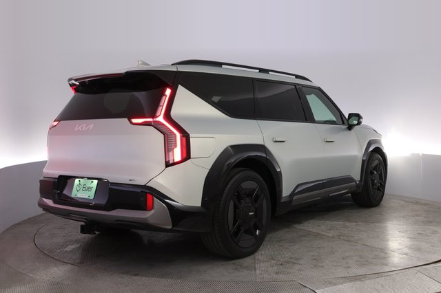 2024 Kia EV9 — photo 2 of 29
