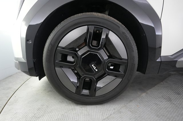 2024 Kia EV9 — photo 15 of 29