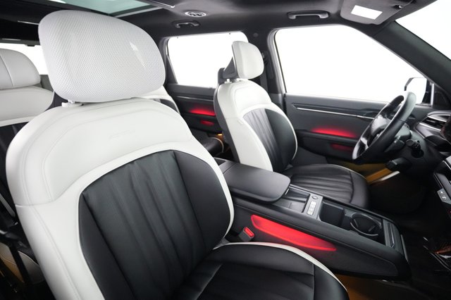 2024 Kia EV9 — photo 18 of 29