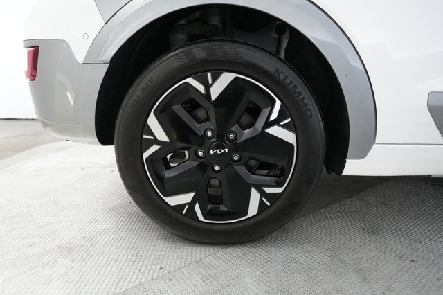 2024 Kia Niro EV — photo 17 of 21