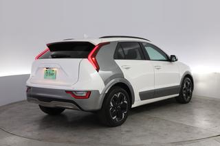 2024 Kia Niro EV — photo 2 of 21