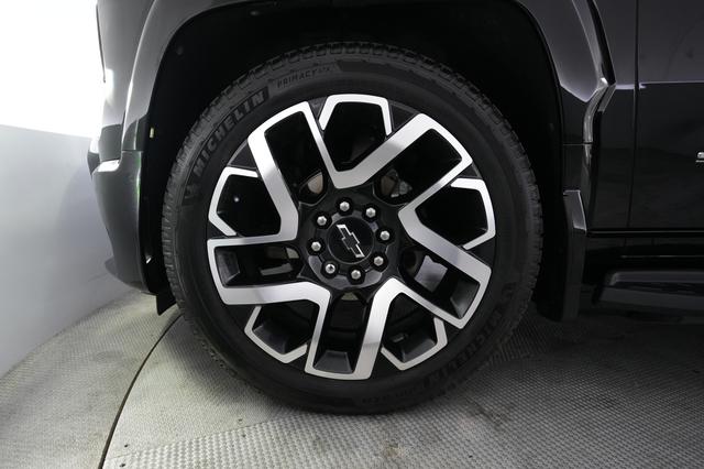 2024 Chevrolet Silverado EV — photo 9 of 19
