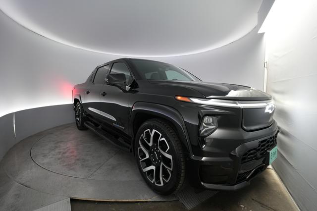 2024 Chevrolet Silverado EV — VIN 1GC40ZEL9RU300814