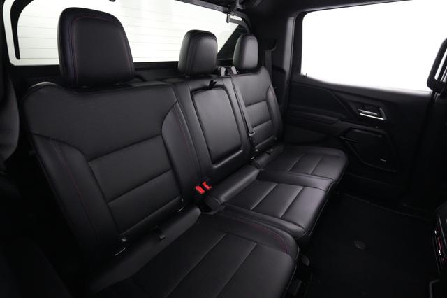 2024 Chevrolet Silverado EV — photo 4 of 19