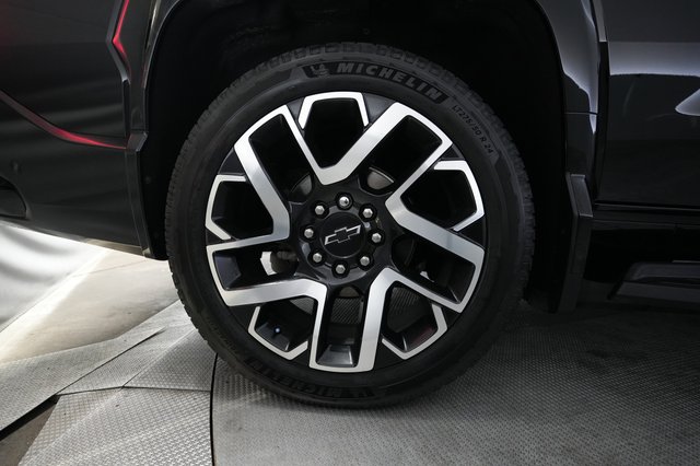 2024 Chevrolet Silverado EV — photo 11 of 19