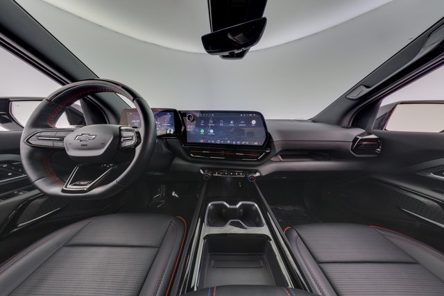2024 Chevrolet Silverado EV — photo 15 of 19