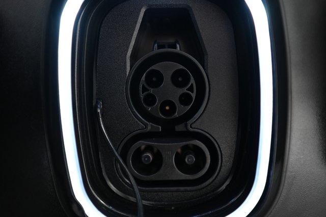 2024 Chevrolet Silverado EV — photo 8 of 19
