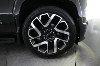 2024 Chevrolet Silverado EV — photo 10 of 19