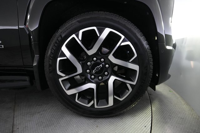 2024 Chevrolet Silverado EV — photo 10 of 19