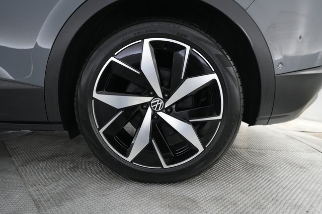 2024 Volkswagen ID.4 — photo 7 of 25