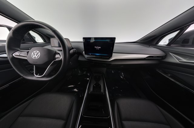 2024 Volkswagen ID.4 — photo 21 of 25