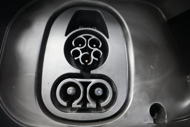 2024 Volkswagen ID.4 — photo 8 of 25