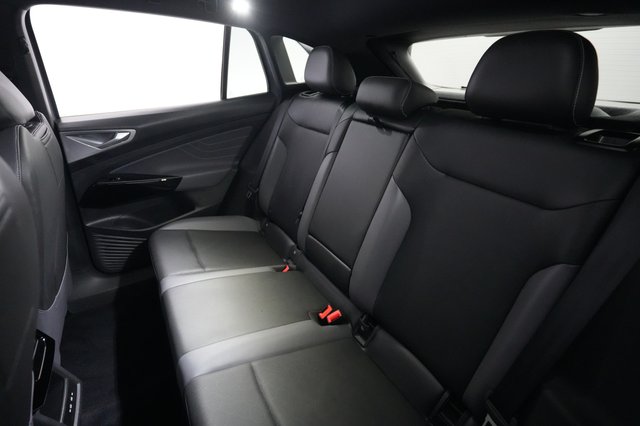 2024 Volkswagen ID.4 — photo 19 of 25