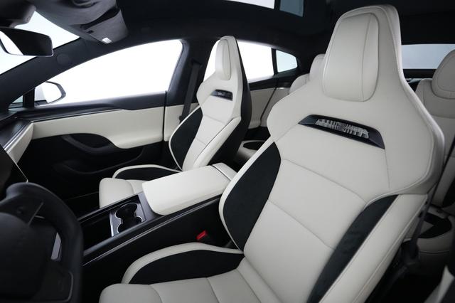 2025 Tesla Model S — photo 3 of 24