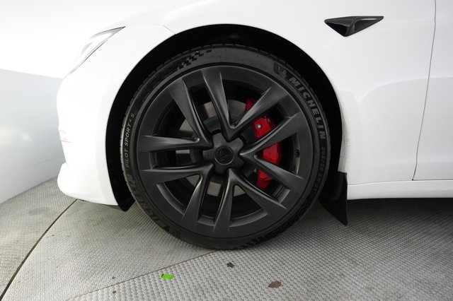 2025 Tesla Model S — photo 15 of 24