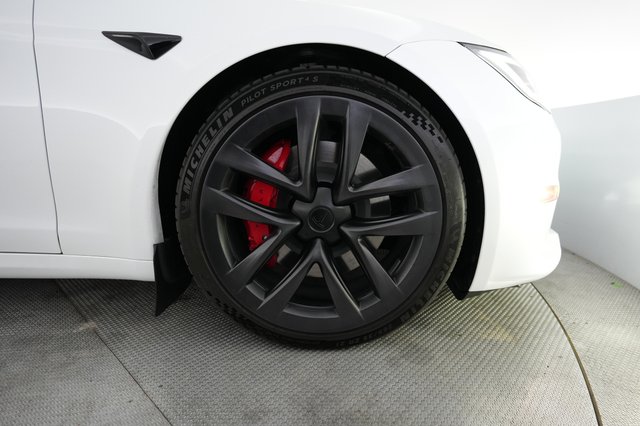 2025 Tesla Model S — photo 16 of 24